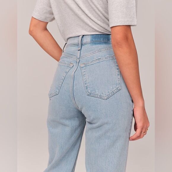 Abercrombie & Fitch Curve Love Crossover Dad High Rise Straight Leg Jeans - Picture 3 of 10